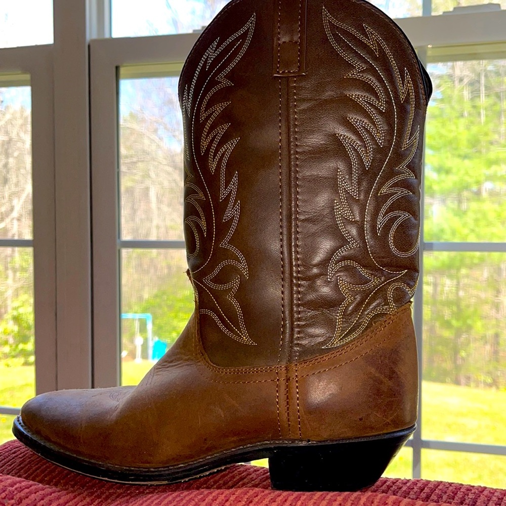 Laredo cowgirl cowboy boots